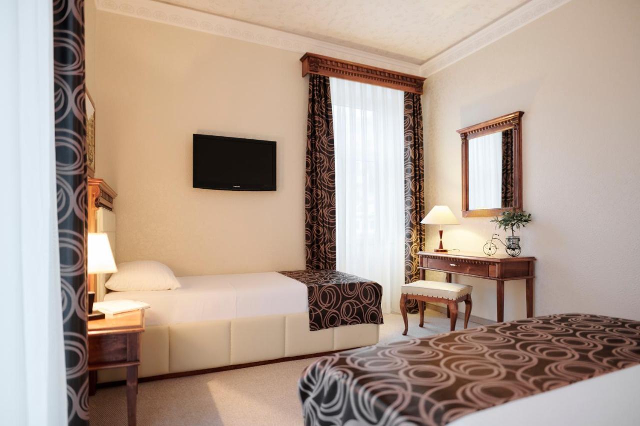 Hotel Villa Schubert Opatija Bagian luar foto