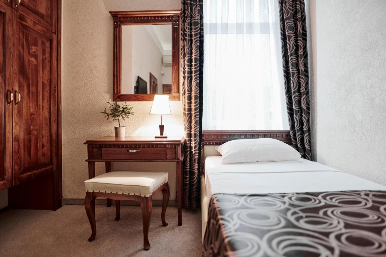 Hotel Villa Schubert Opatija Bagian luar foto